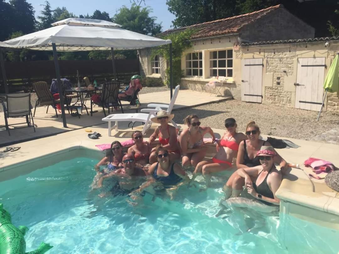 Les Cygnes Noirs Alojamento de Acomodação e Pequeno-almoço Aujac (Charente-Maritime)