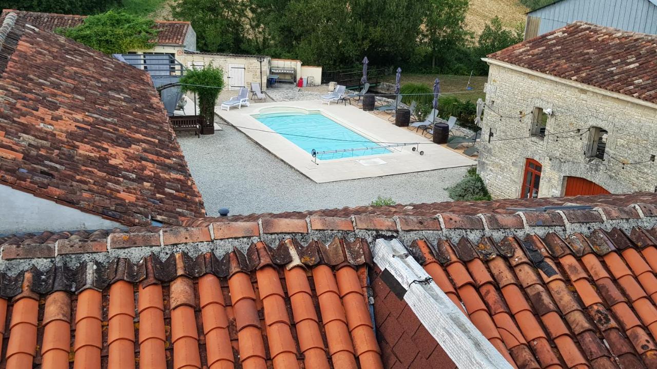 Alojamento de Acomodação e Pequeno-almoço Les Cygnes Noirs Aujac (Charente-Maritime)