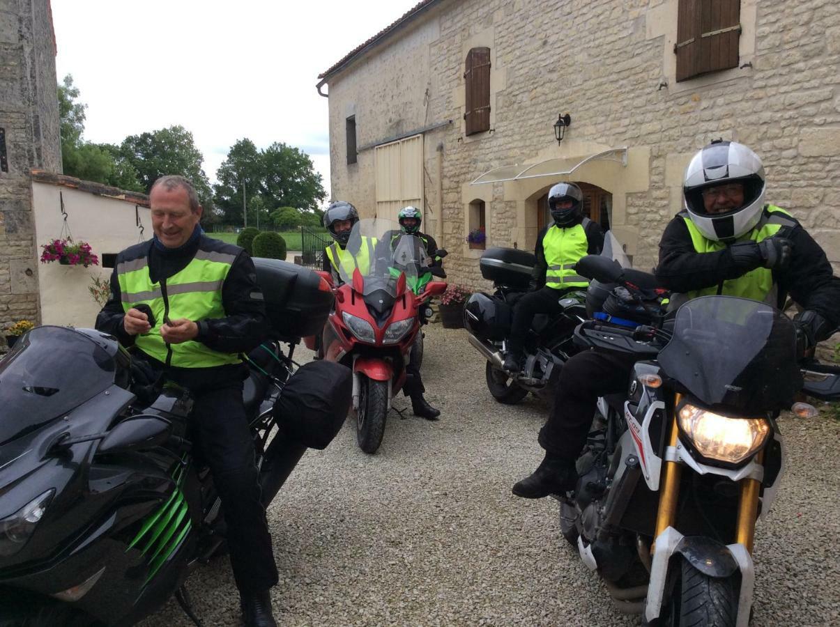 Les Cygnes Noirs Alojamento de Acomodação e Pequeno-almoço Aujac (Charente-Maritime)